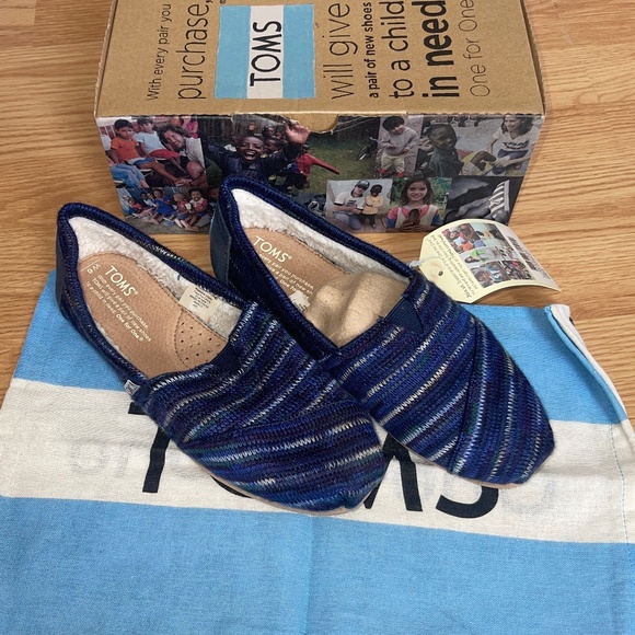 Toms Shoes - NWT Toms Classic Indigo Knit Shoes With Box and Bag Size 6